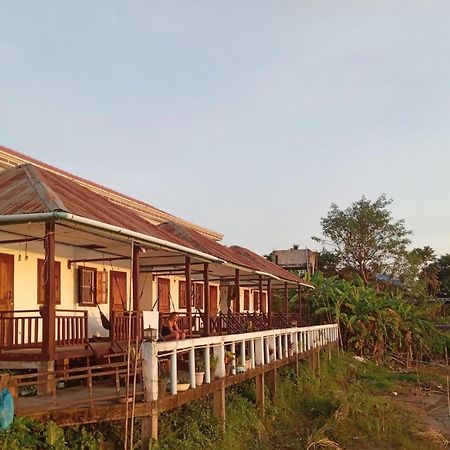 Pol Guesthouse Muang Khong Exterior photo